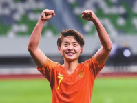 世界杯安全官小姐姐照片,守护绿茵场的安全使者